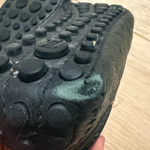 Louis Vuitton Dark Leather Accent - Picture 9 of 11